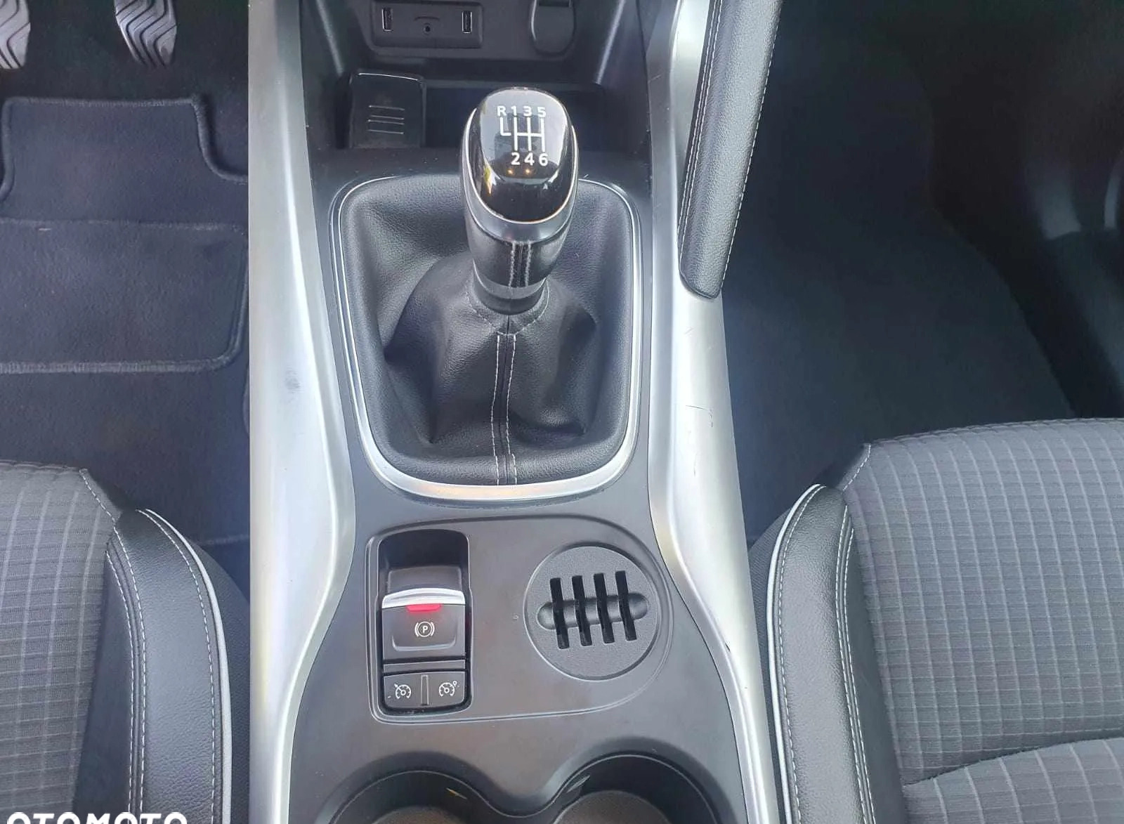 Renault Kadjar cena 59900 przebieg: 220089, rok produkcji 2015 z Kudowa-Zdrój małe 781